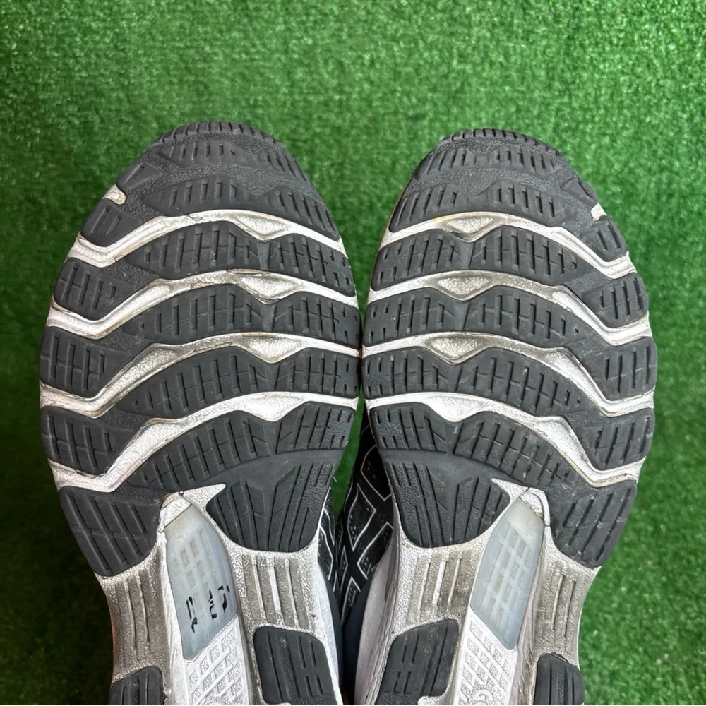 ASICS GEL-KAYANO 28 Black / Gray Women's Running Shoes Size 10 NARROW‎ (2A)